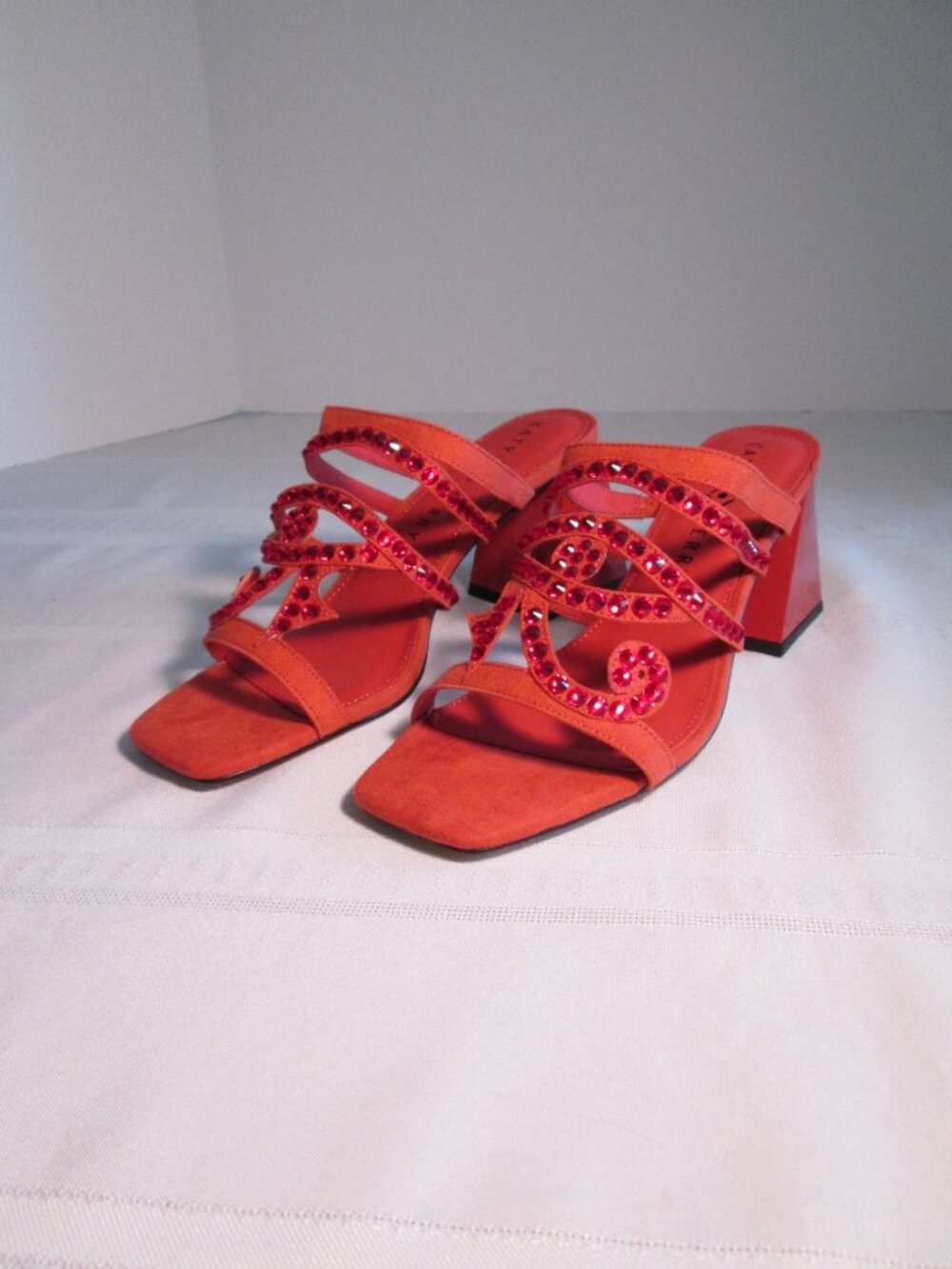 Katy Perry “Layla” Microsuede Sandals – Size 8M – NIB - Picture 3 of 14